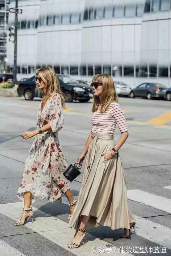 白t恤穿法搭配,t恤的30种穿法高级又时髦