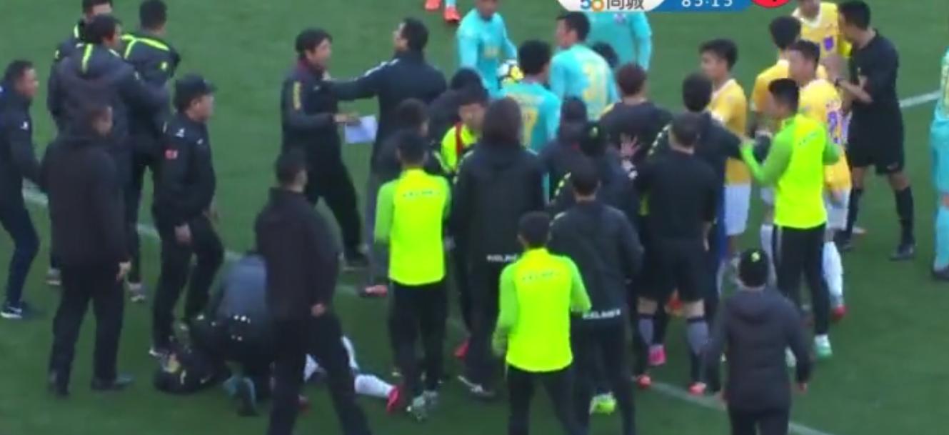 中甲足球打架事件,中甲联赛赛后发生大规模冲突