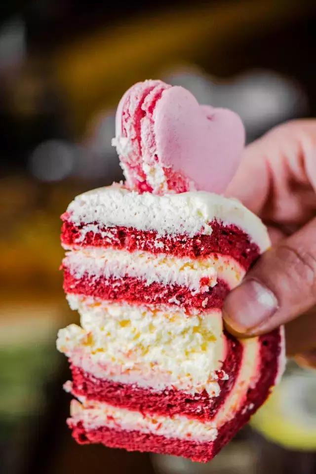 转角遇到猪？！魔都首家粉猪餐厅，吃完变精致的猪猪女孩！