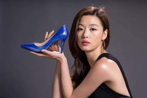 一代鞋王达芙妮是怎么没落的,大众鞋王达芙妮的衰落