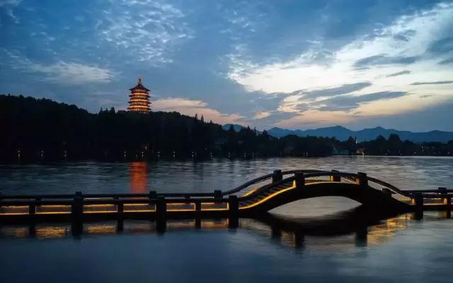 濡備綍鎺ㄥ箍鏃呮父鏅偣鎸ｉ挶,2018鏅尯璧氶挶鍟嗘満