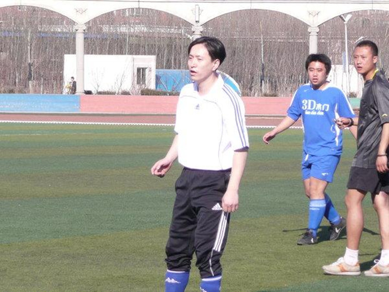 曾经最年轻国脚再入国家队,前国脚退役40岁告别职业赛场