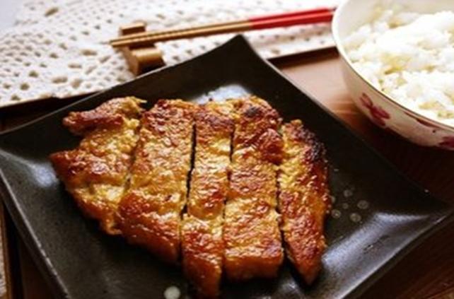 用电饼铛和剩馒头自制美味披萨,电饼铛都能做什么美味的早餐呢