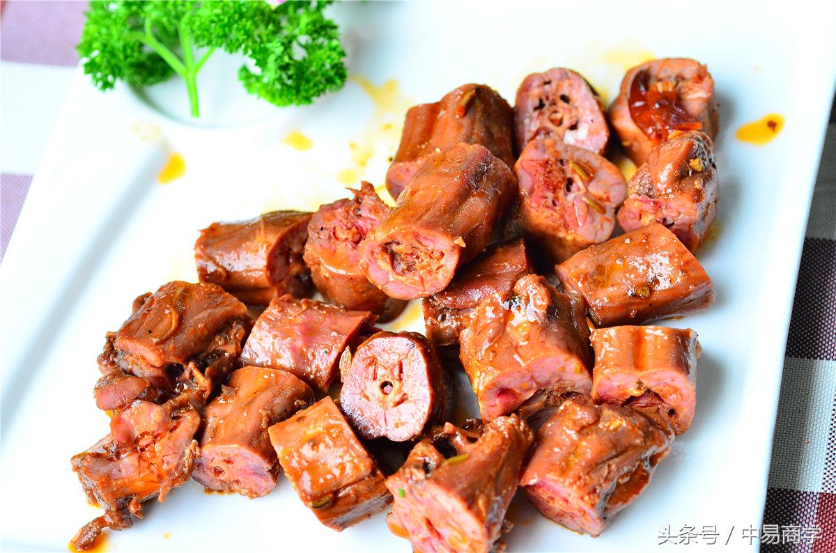 一根鸭脖从零到百亿成功之路,7年赚11亿一根湖南的鸭脖