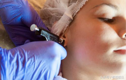 打了耳洞流脓是因为什么过敏吗,耳洞红肿流脓是发炎还是过敏