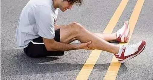 右胸肌肉隐隐疼痛的原因有哪些,腿部肌肉游走性疼痛是什么原因