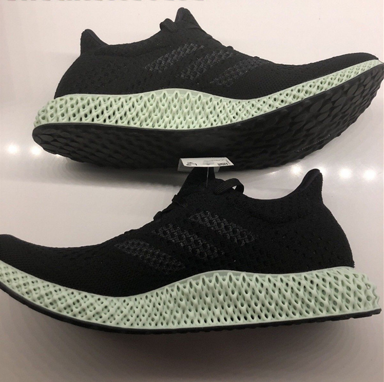 阿迪达斯4d打印鞋为什么那么贵,阿迪达斯最新黑科技4d打印鞋