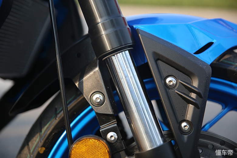 新感觉双缸250百公里加速,加速2秒左右的摩托车