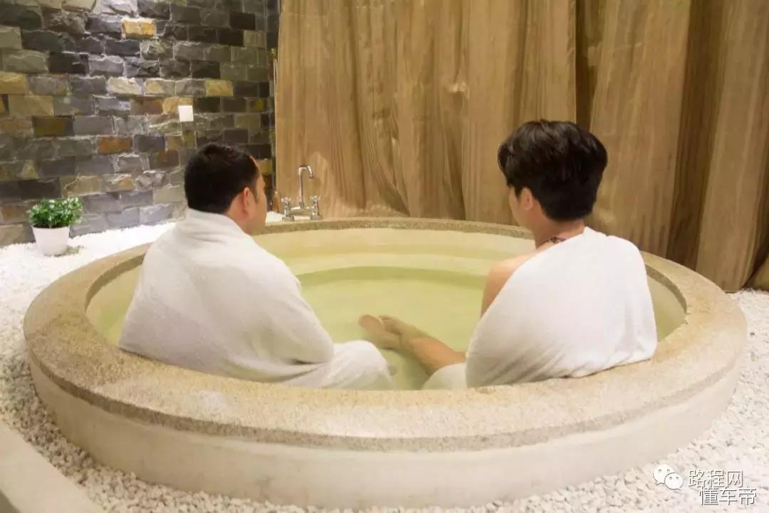 吉普赛青年,吉普赛人坐大篷车