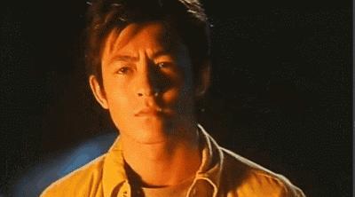 纪梵希图案t恤,背后有纪梵希图标的t恤