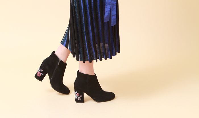 春季女短靴鞋2022网红爆款,今年秋冬这4双短靴最值得买