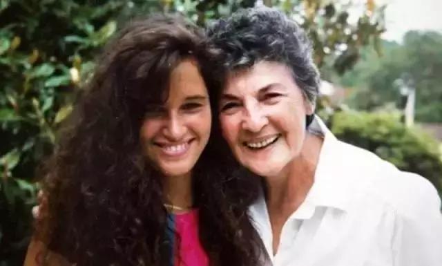 真人整容成芭比娃娃,给自己整容成芭比娃娃