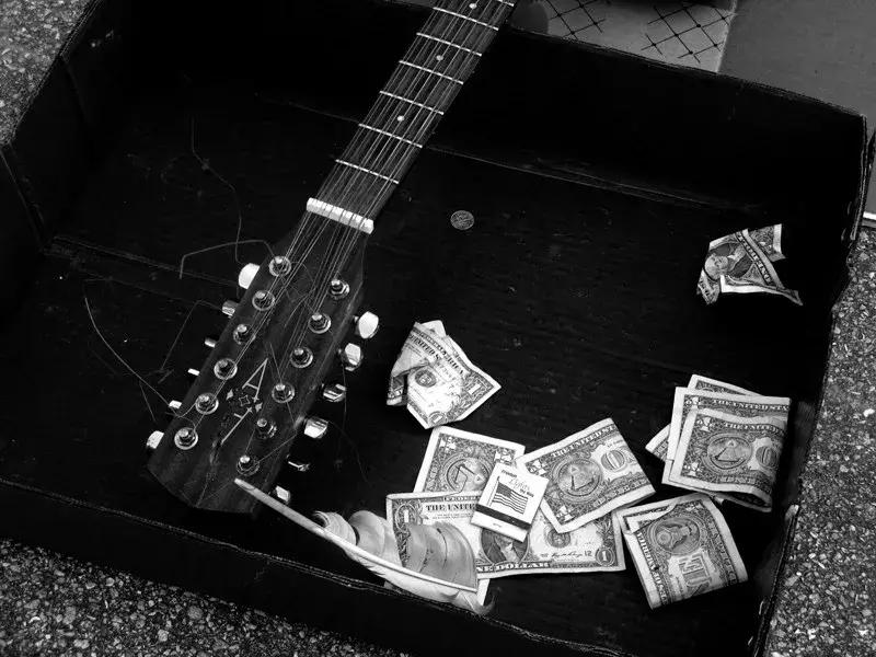 找个吉他老师有用吗,找个学习吉他的老师有推荐吗