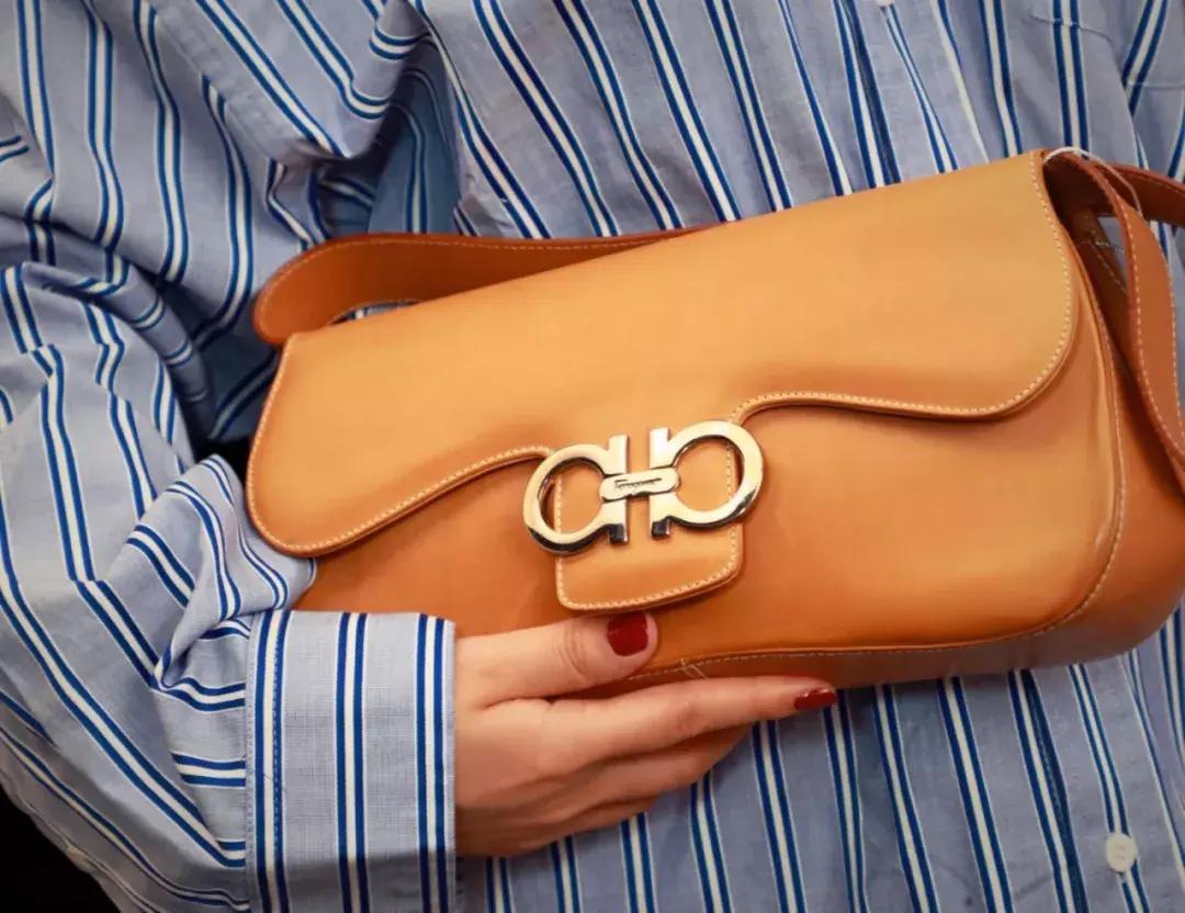 loewe包与celine包哪个更好,200元怎样能淘到好手机