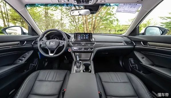 雅阁九代半车主测评,九代雅阁和十代雅阁区别