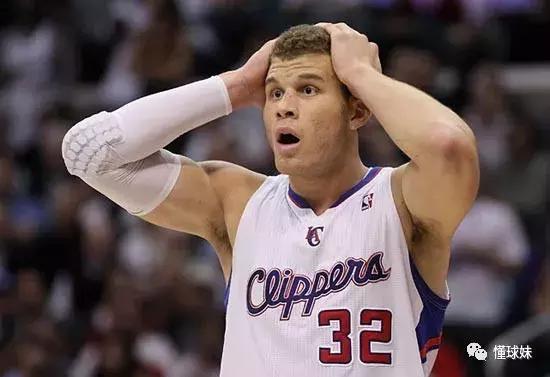 格里芬和哈登空接,哈登遭格里芬垫脚