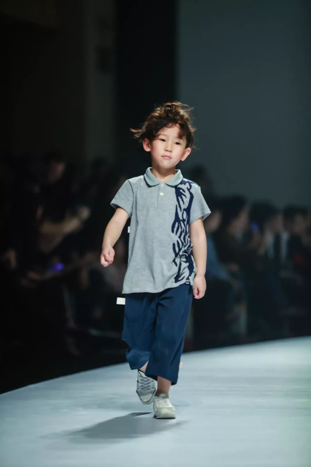 “童创未来·中国童装小镇”2017年度广东服装行业颁奖盛典举办