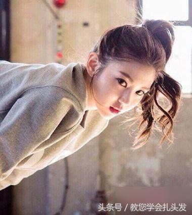 这个季节最流行的发型谁扎谁好看,春季发型扎法简单又好看中短发