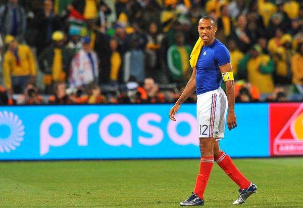 世界杯足球巨星,世界杯巨星之球王马拉多纳