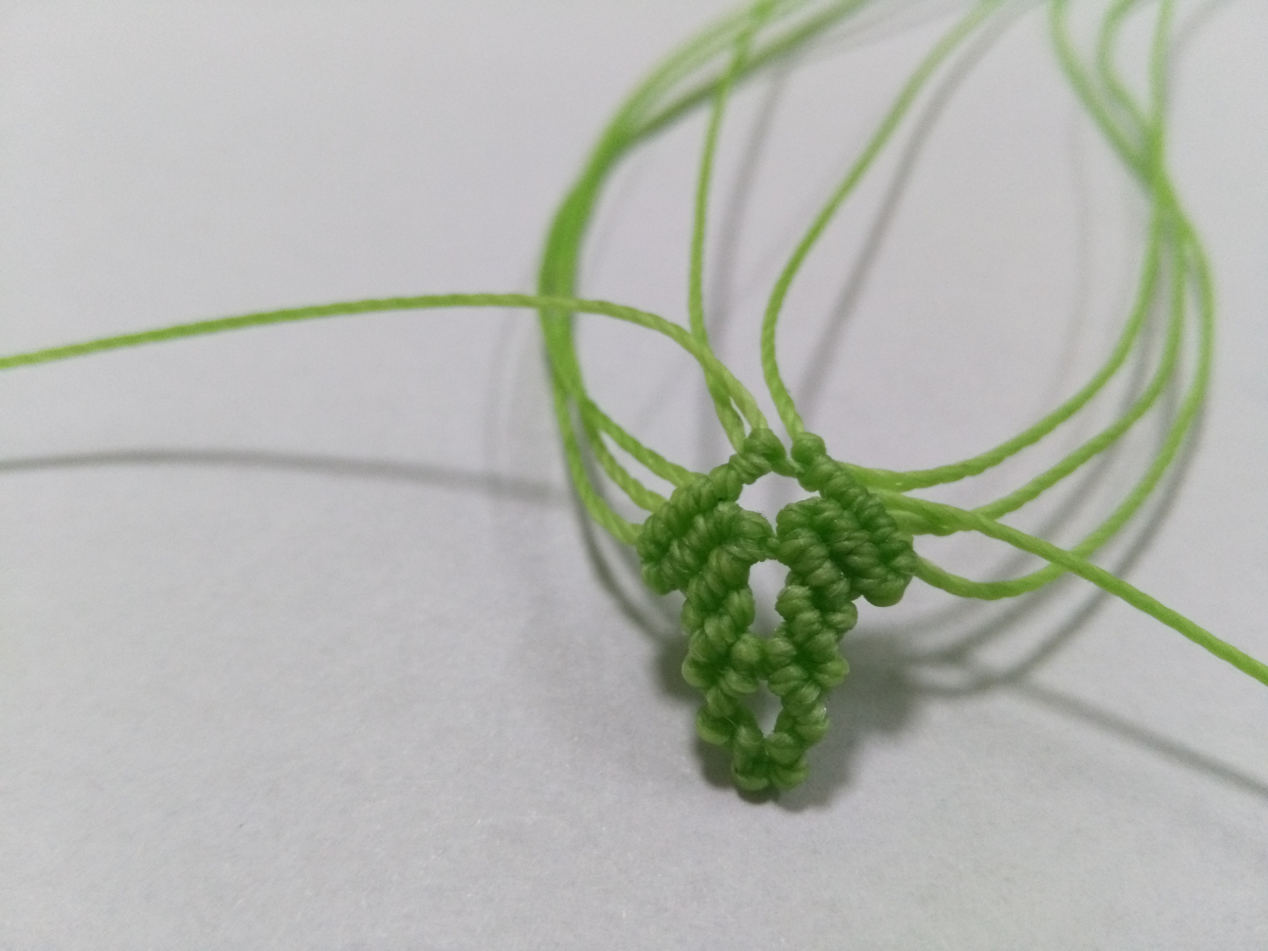 玛瑙豆子编手机吊坠法教程,玉豌豆吊坠怎么编绳