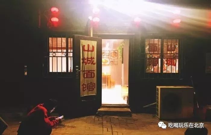 这么low的店，竟然这么多人抢着去吃