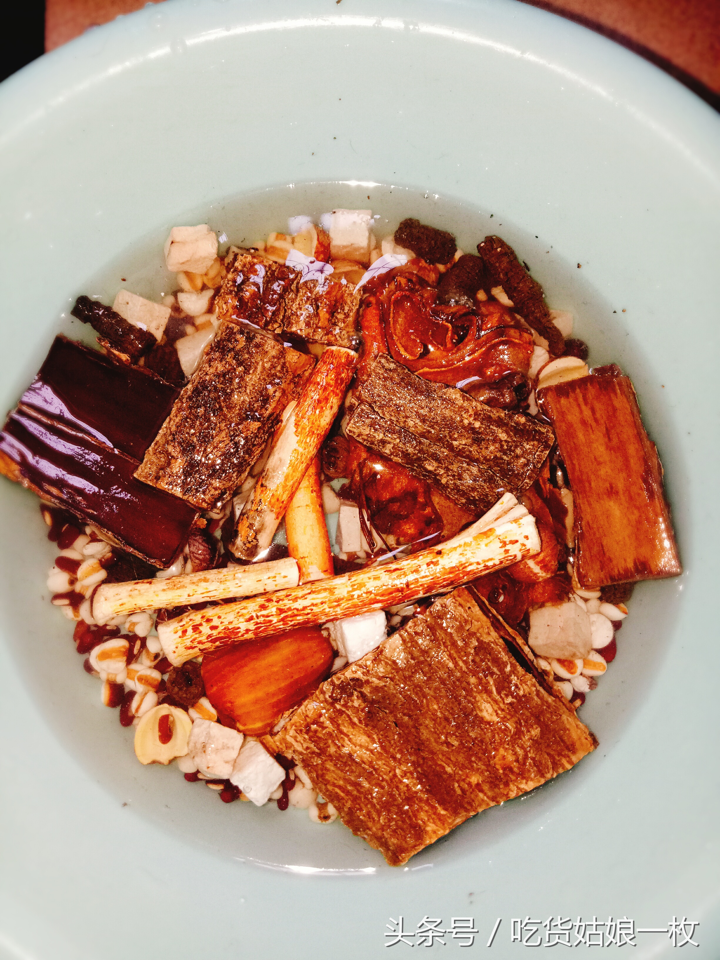 嘿！吃货姑娘！来一煲祛肾湿的汤！