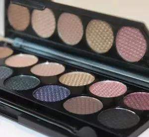 贫民窟女孩眼影拼多多买,新手美妆推荐好物平价