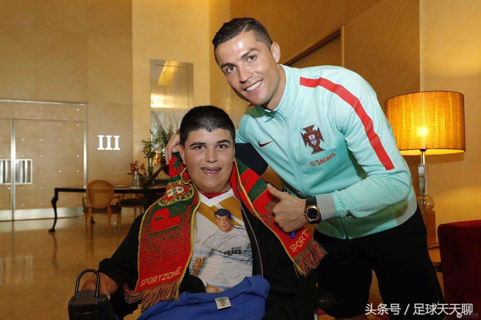 C罗一个爱慈善，有决心的有为青年，为献血拒绝纹身