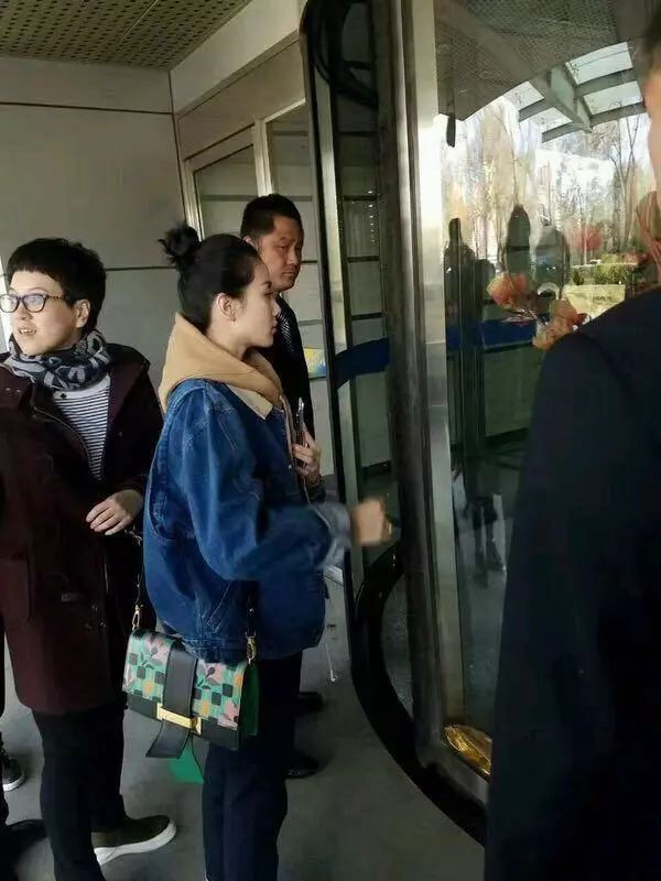 立体又不臃肿的连帽卫衣,连帽卫衣设计感