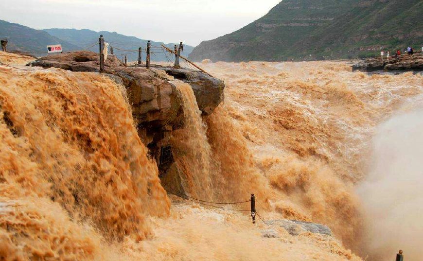 九曲黄河一壶收，看我中华母亲河的大气磅礴，点赞十里龙槽