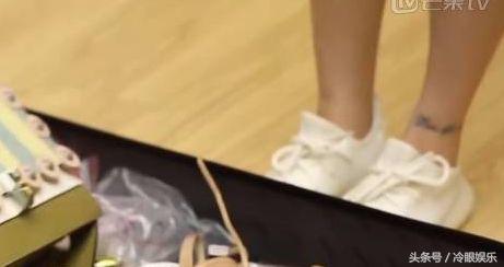 好莱坞女王恋上运动鞋王子，明星公布恋情前都有什么套路？