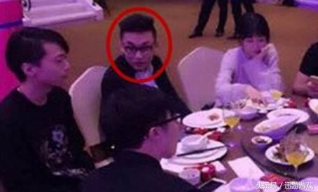 给游戏女主播打赏的土豪都是有背景除王校长其他都曾挥土如金？