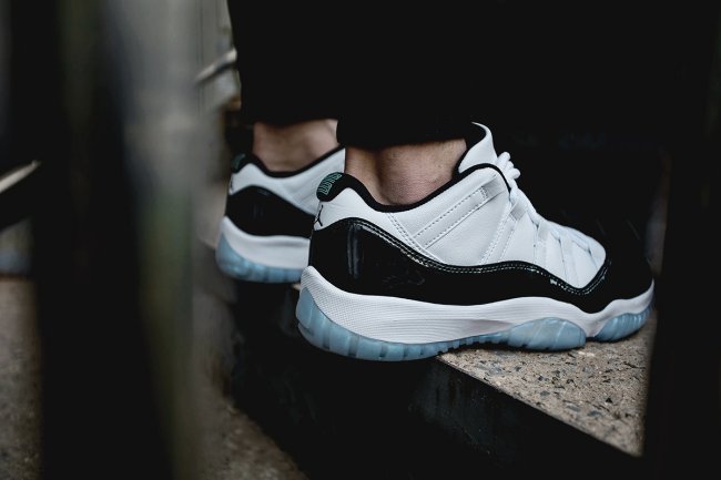 球鞋aj11变色龙复活节灰,aj11复活节鉴别方法