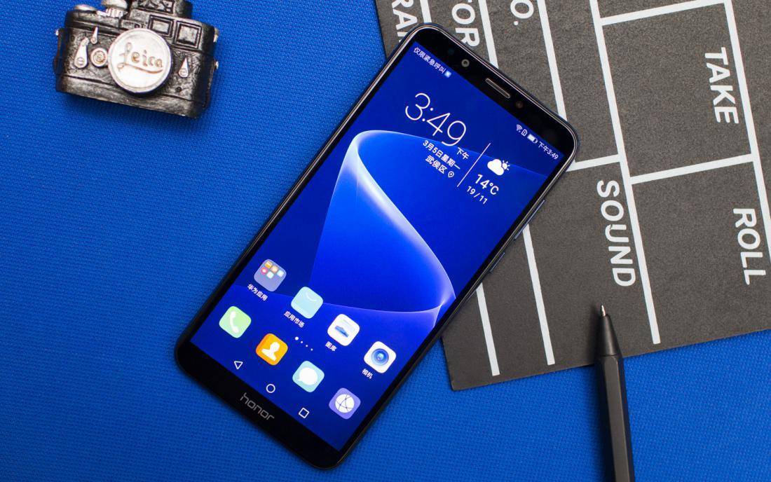 899元就可以购买这么酷炫的神器荣耀畅玩7C全面屏和人脸解锁