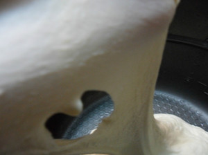 好吃的凉皮在家就可以做简单易懂,手工凉皮无添加劲道爽口好吃