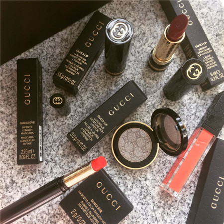原来gucci才是被时装耽误的美妆界大咖咯