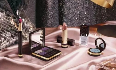 原来gucci才是被时装耽误的美妆界大咖咯