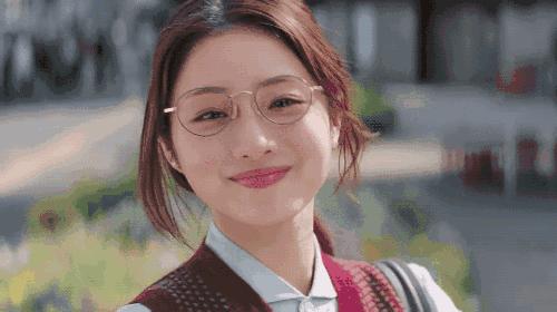 口罩眼镜装扮,口罩眼镜妆容教程