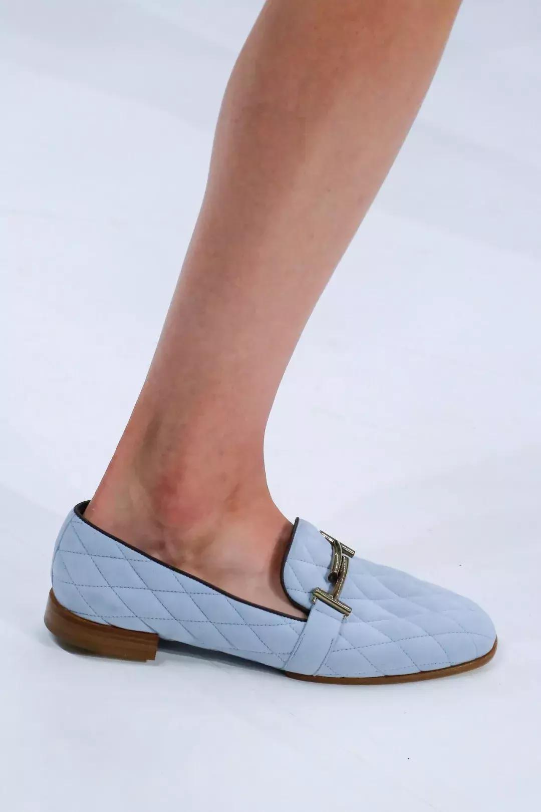 春夏小白鞋新款2022爆款百搭,百搭厚底小白鞋春夏