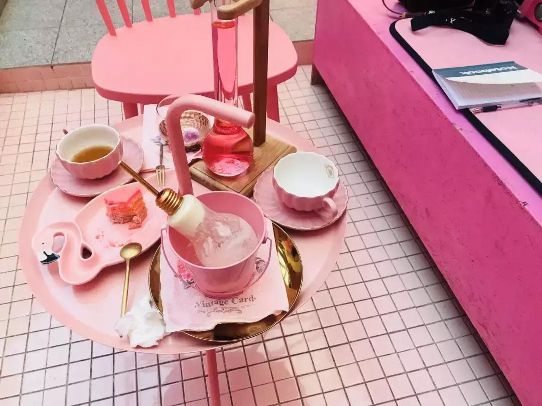 听说大理古城开了一家ins风粉红茶店,颜值逆天！