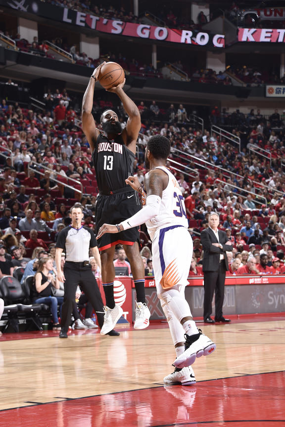 勒布朗最新战靴,勒布朗创造纪录