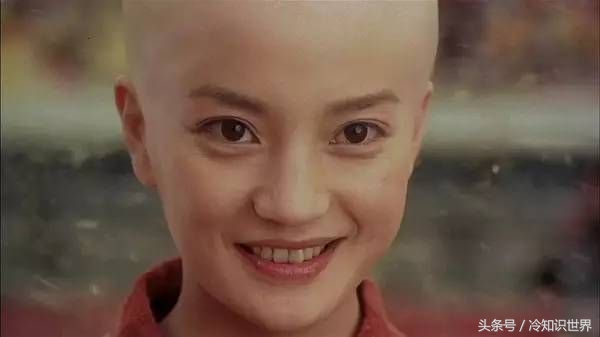 光头女生也很美,明星光头造型