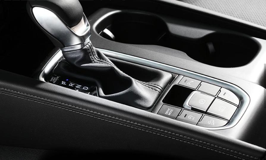 现代圣达菲2019柴油版2.0车内结构,现代圣达菲用的是什么发动机