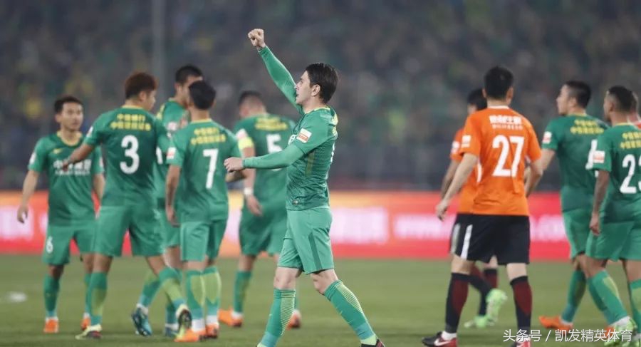 京媒评国安0比5惨败,国安5比0赢京城德比