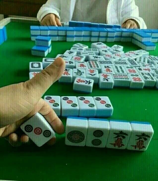 带着娃打麻将,带孩子打麻将后果