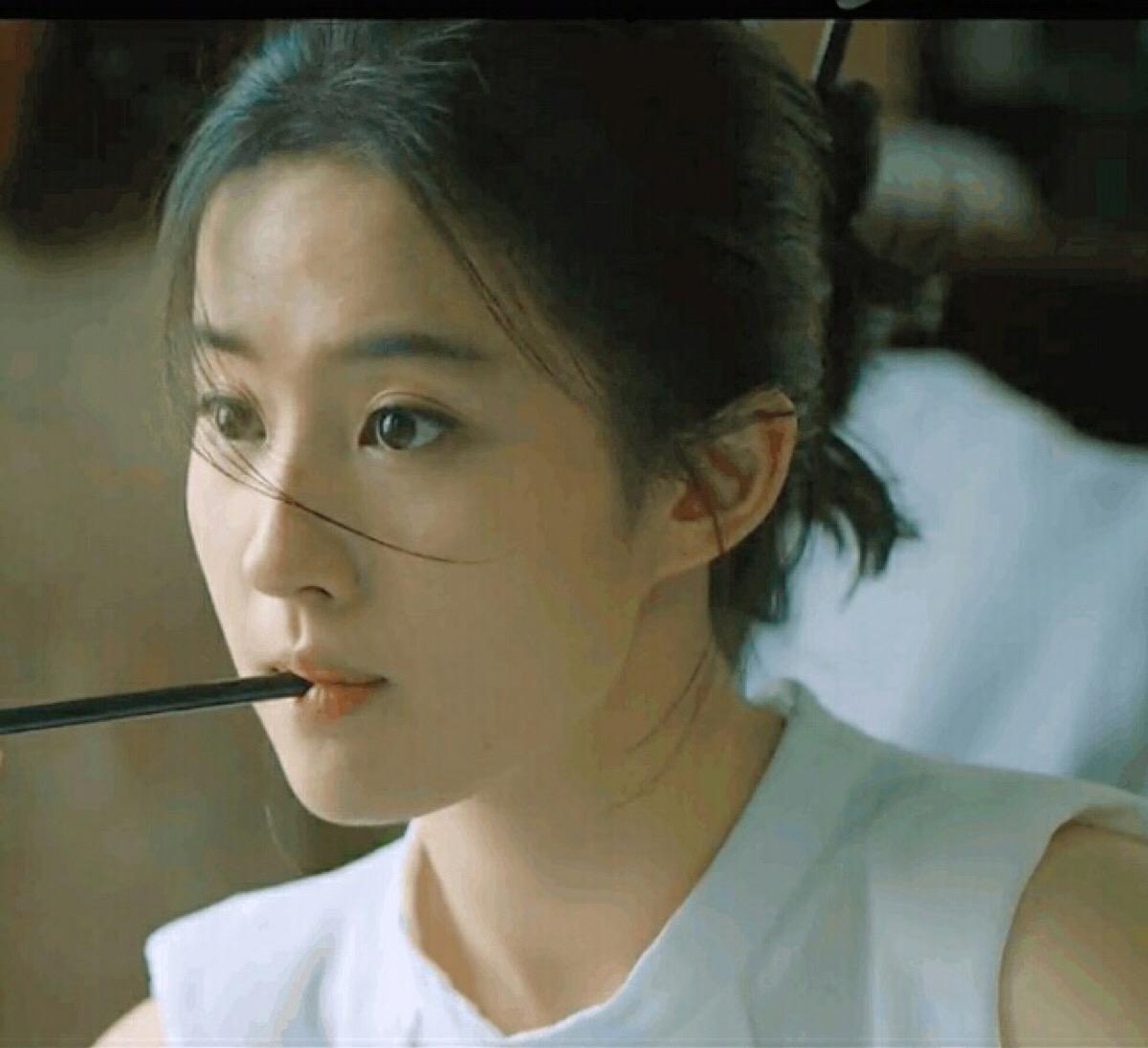 鼻子太大怎么变小,假鼻子真的能让鼻子变小吗