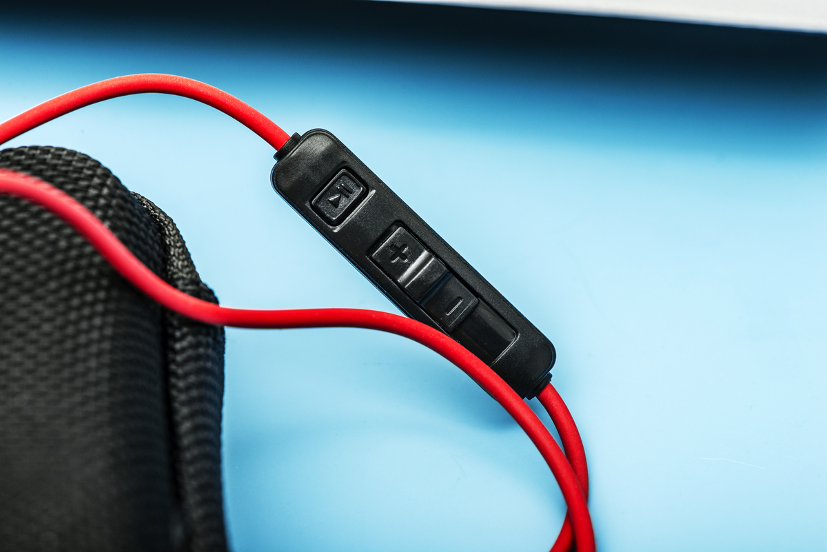 刺激战场吃鸡耳机,西伯利亚耳机哪款适合手游吃鸡