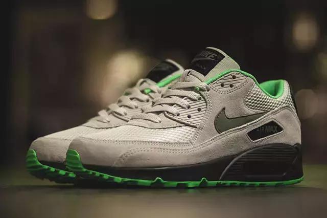 劲话论第四期丨成都sneaker都表白的耐克新鞋，自带增高效果？