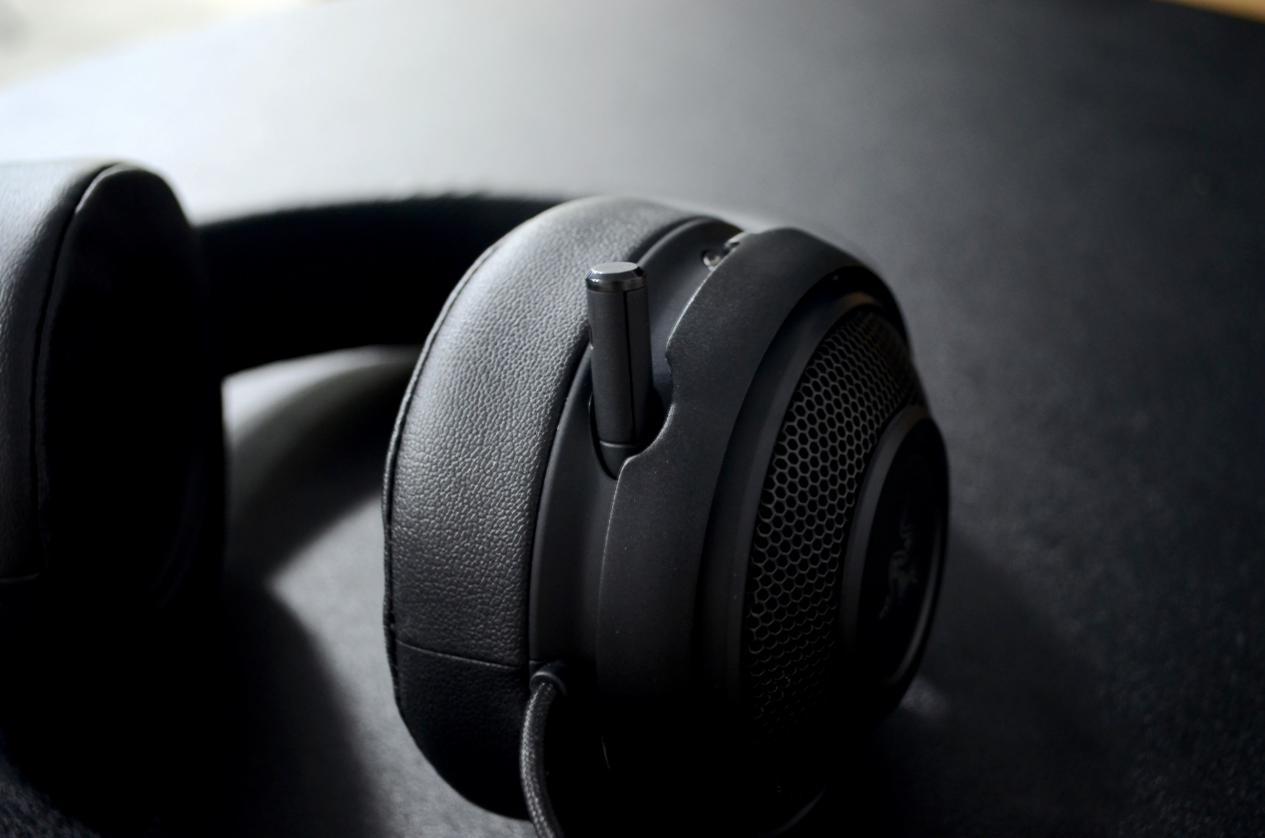 吃鸡新出的枪械如何玩,吃鸡战场一把信号枪1000个信号弹