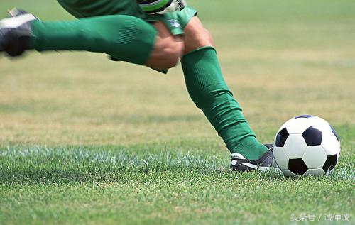女朋友和足球你选哪个,女朋友和足球一样重要